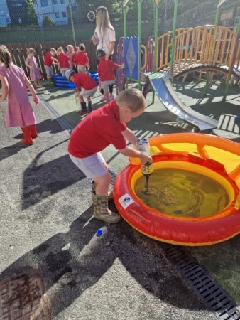 Nursery have a 'splashing' time in the sun!